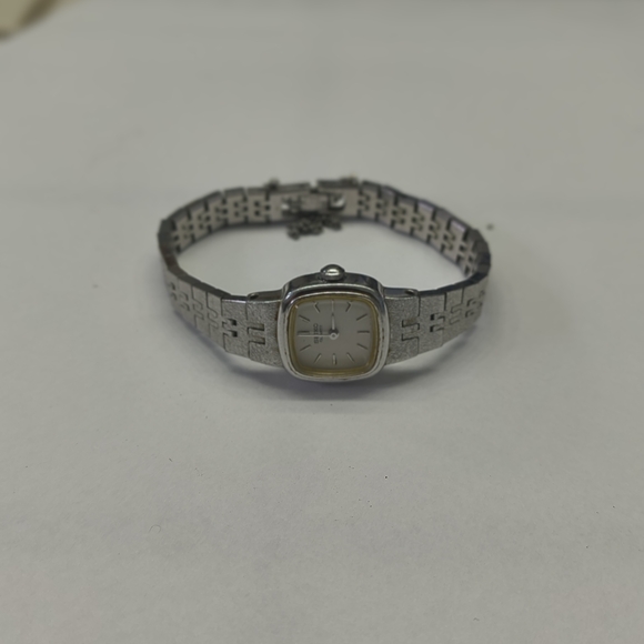 Vintage Seiko Women\'s Silver and Gold Watch main image 5